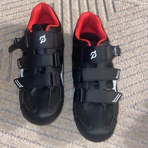 Men’s peloton shoes size 43 size 10 like new used twice
